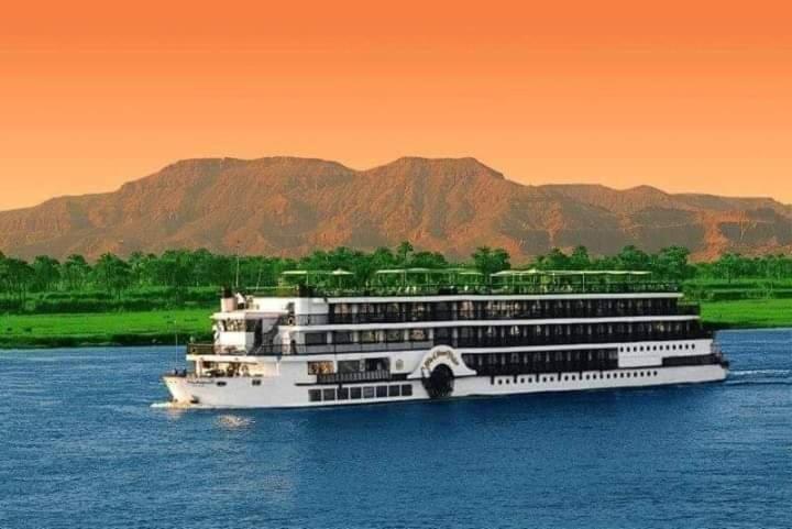 Nile Youth Hotel Luxor Eksteriør billede